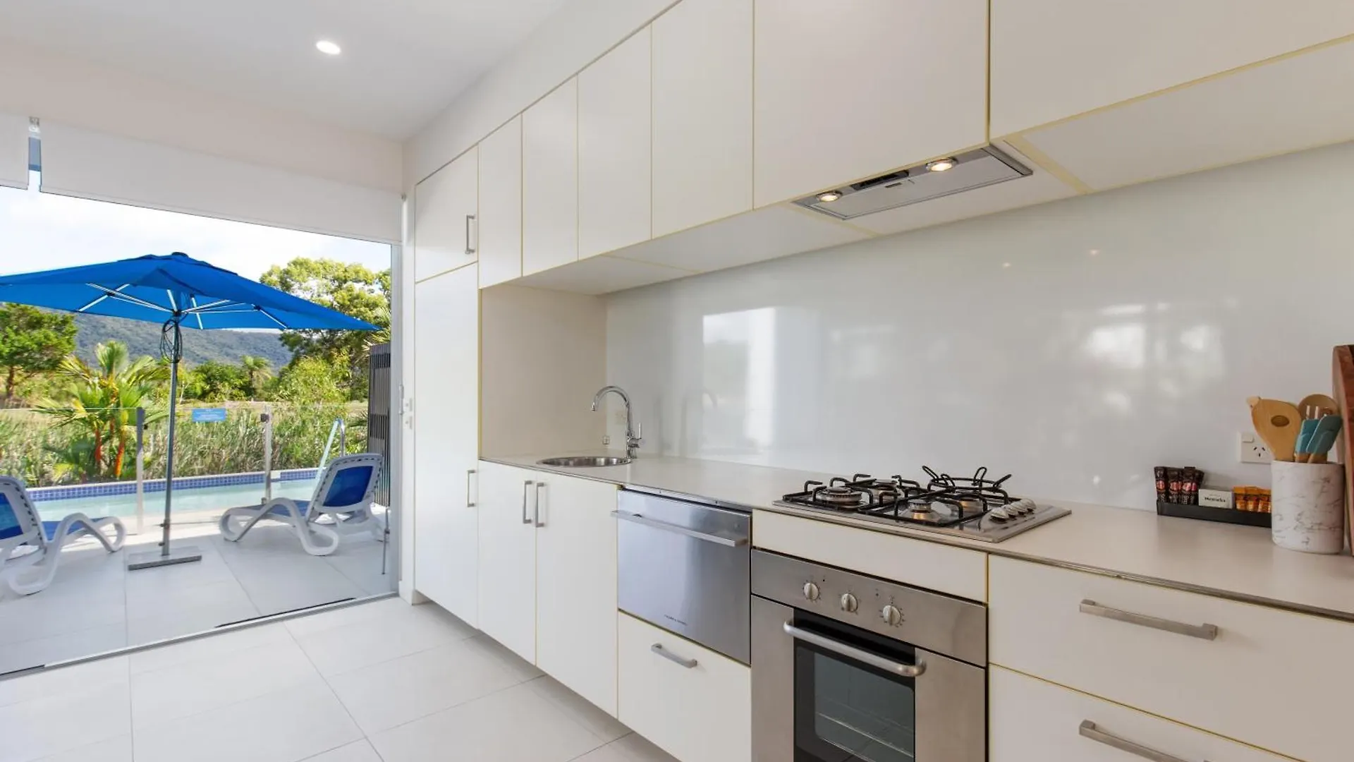 Pool Resort Port Douglas 4*,  Australia